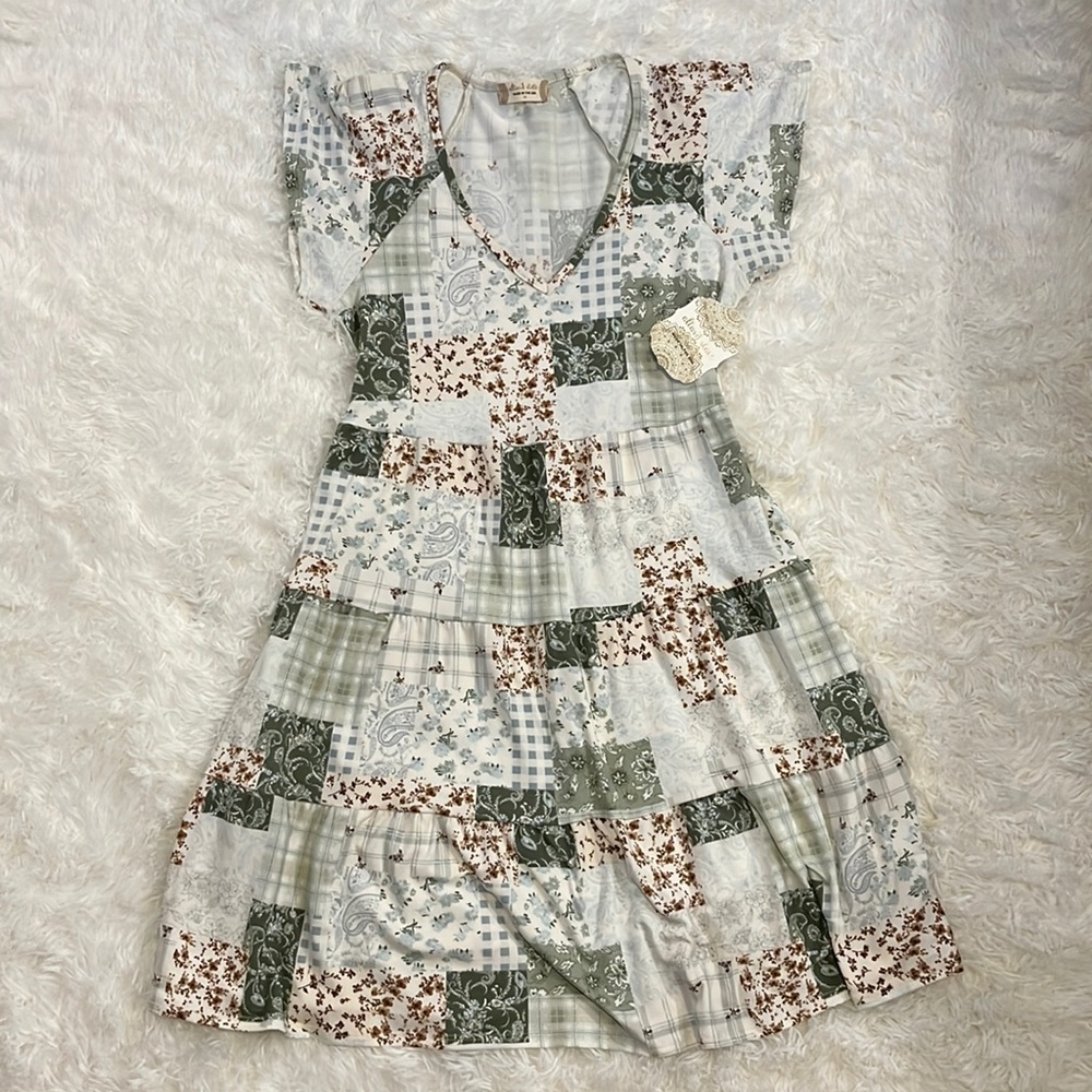 Altar’d State Dress Size M (new with tags)